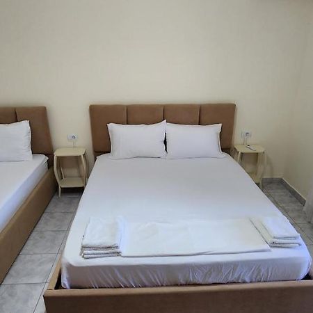 Apartament Teuta Permet Luaran gambar