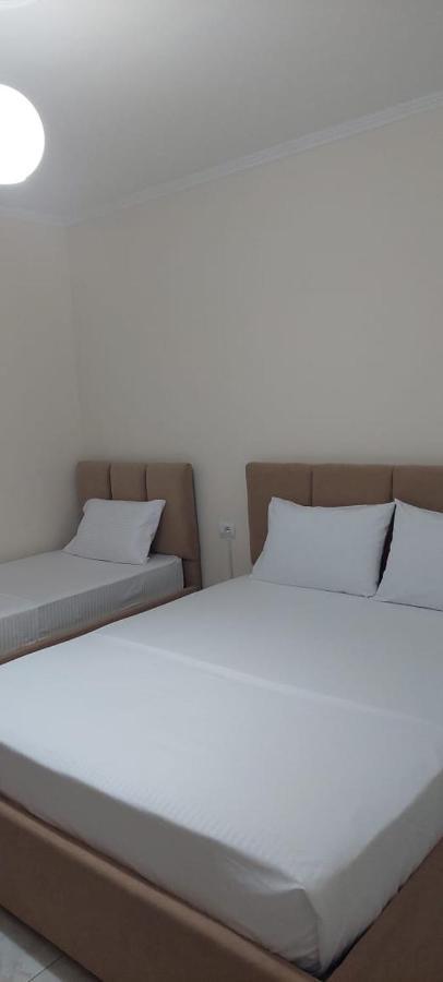 Apartament Teuta Permet Luaran gambar